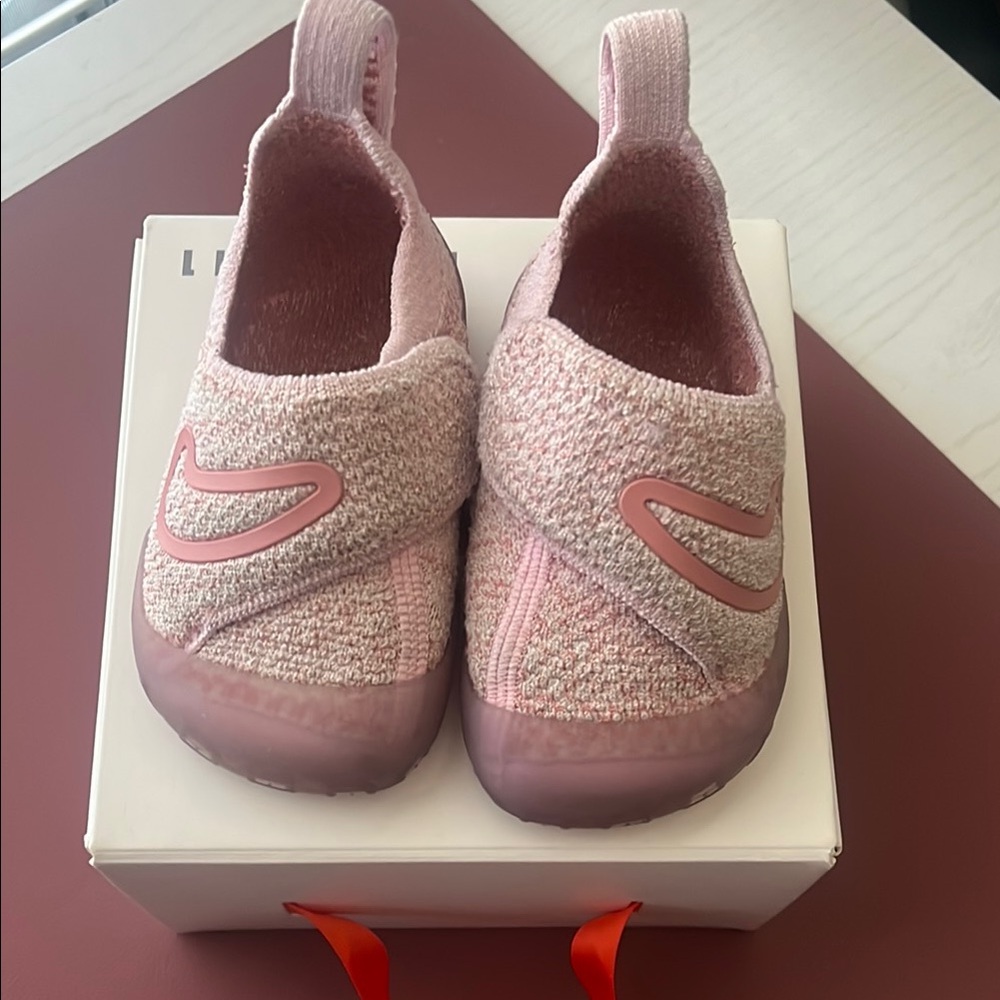 Nike Swoosh 1
